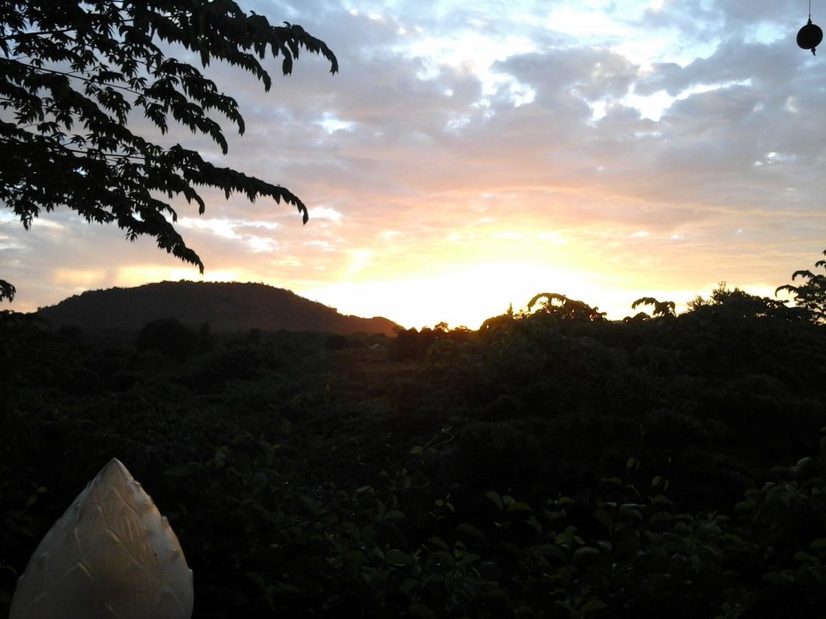 Kum Nangpaya Hotel Kaeng Kachan Buitenkant foto