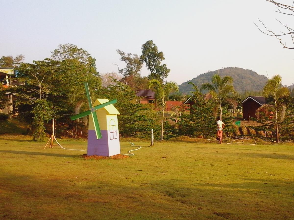 Kum Nangpaya Hotel Kaeng Kachan Buitenkant foto