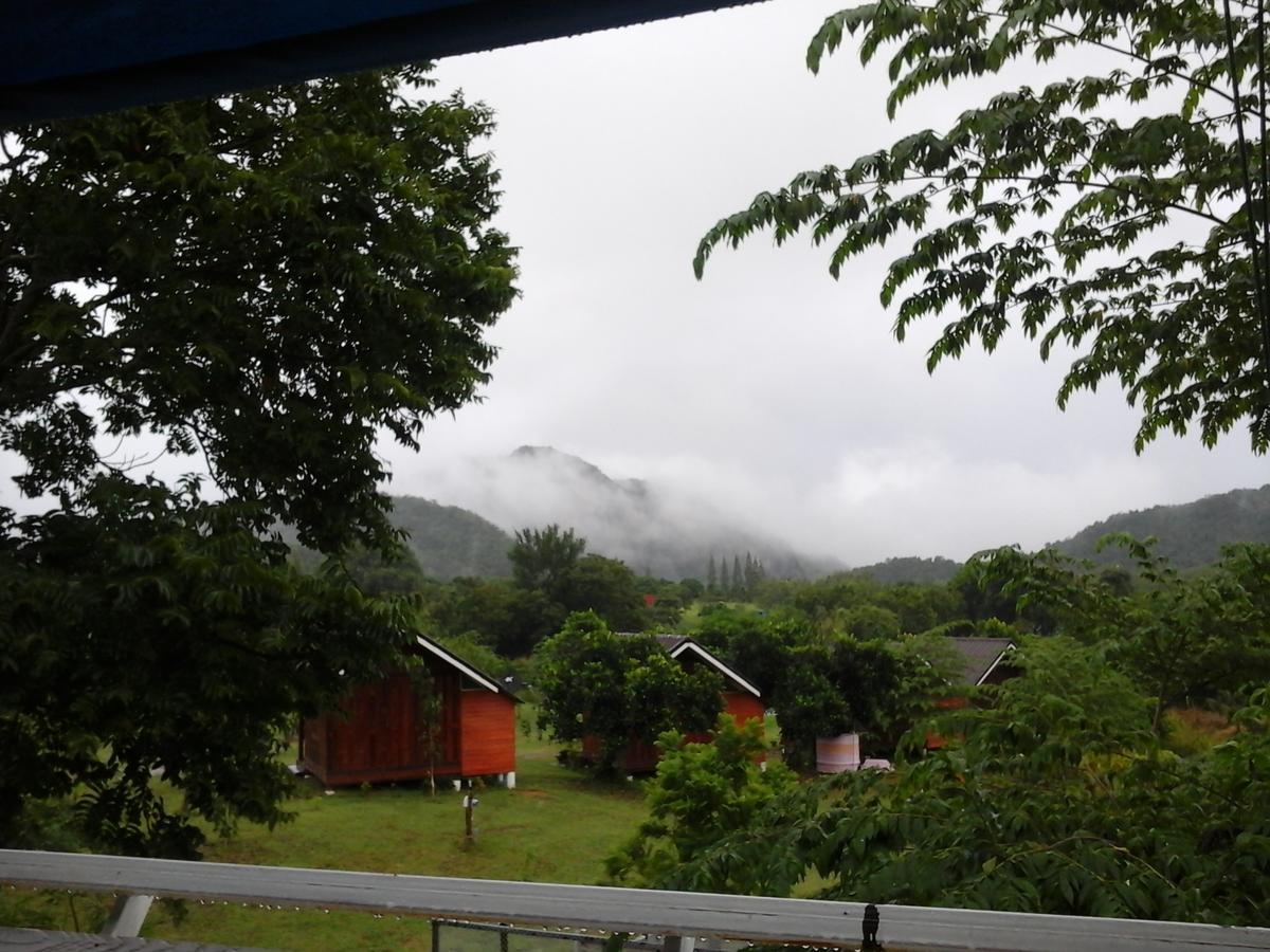 Kum Nangpaya Hotel Kaeng Kachan Buitenkant foto